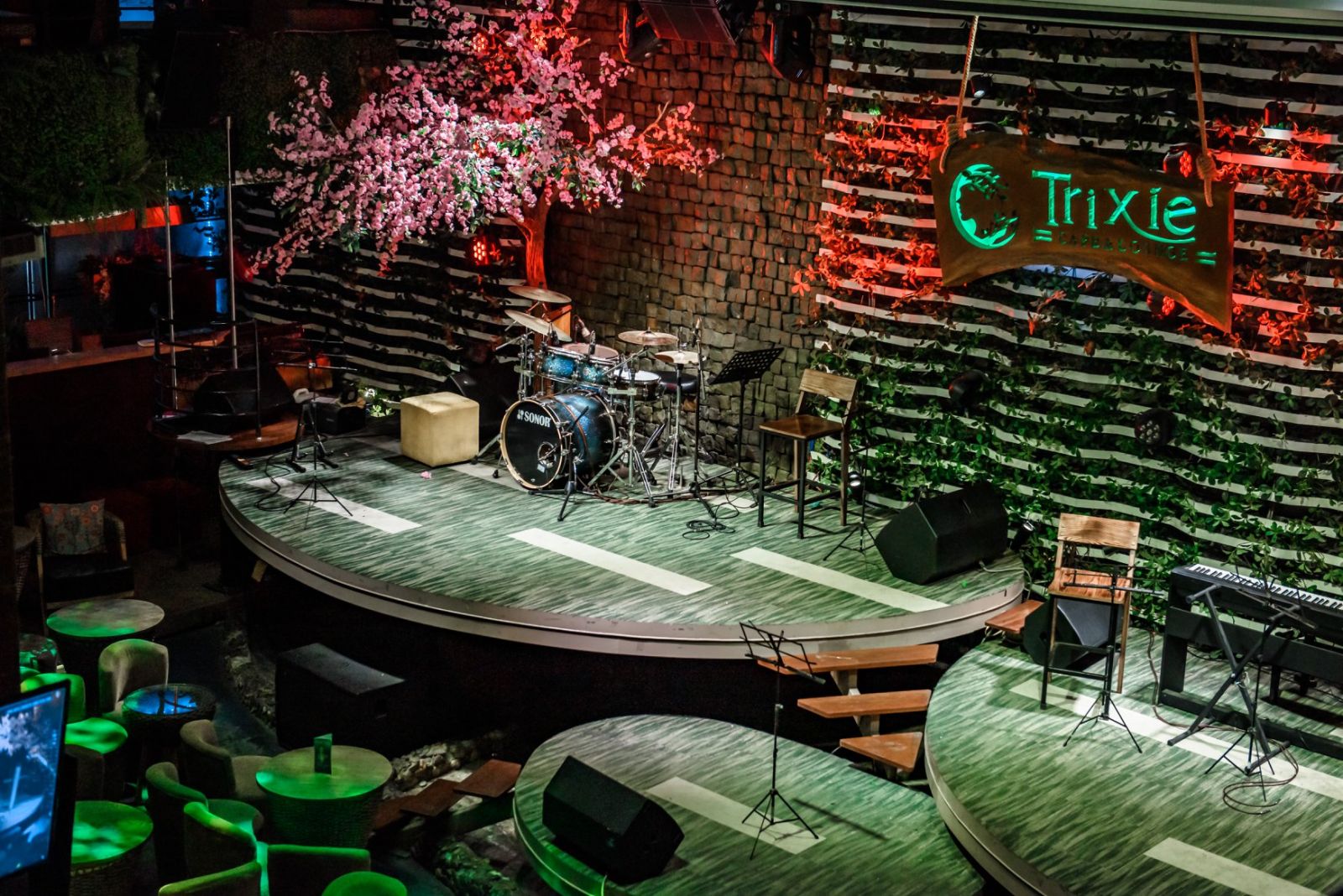 Trixie Cafe & Lounge địa điểm lý tưởng cho những tâm hồn yêu âm nhạc