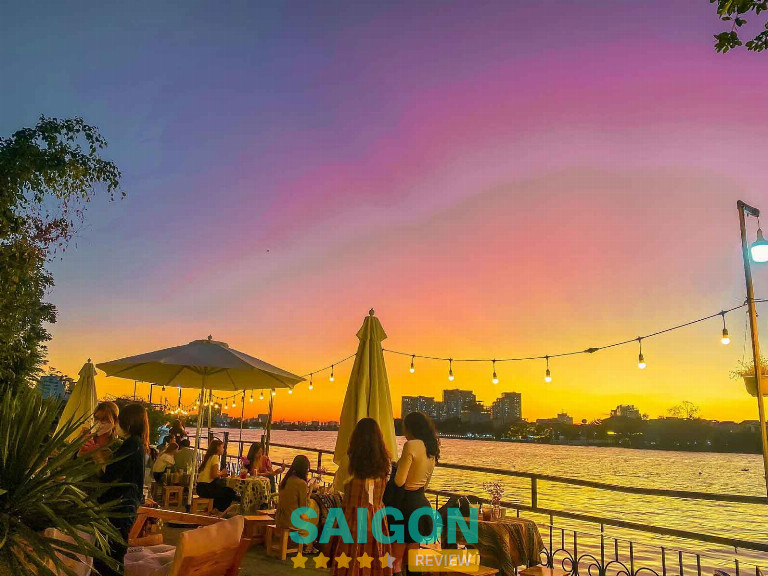 10 quán cafe view sông Sài Gòn tại TPHCM chill đẹp nhất - Sài Gòn Review